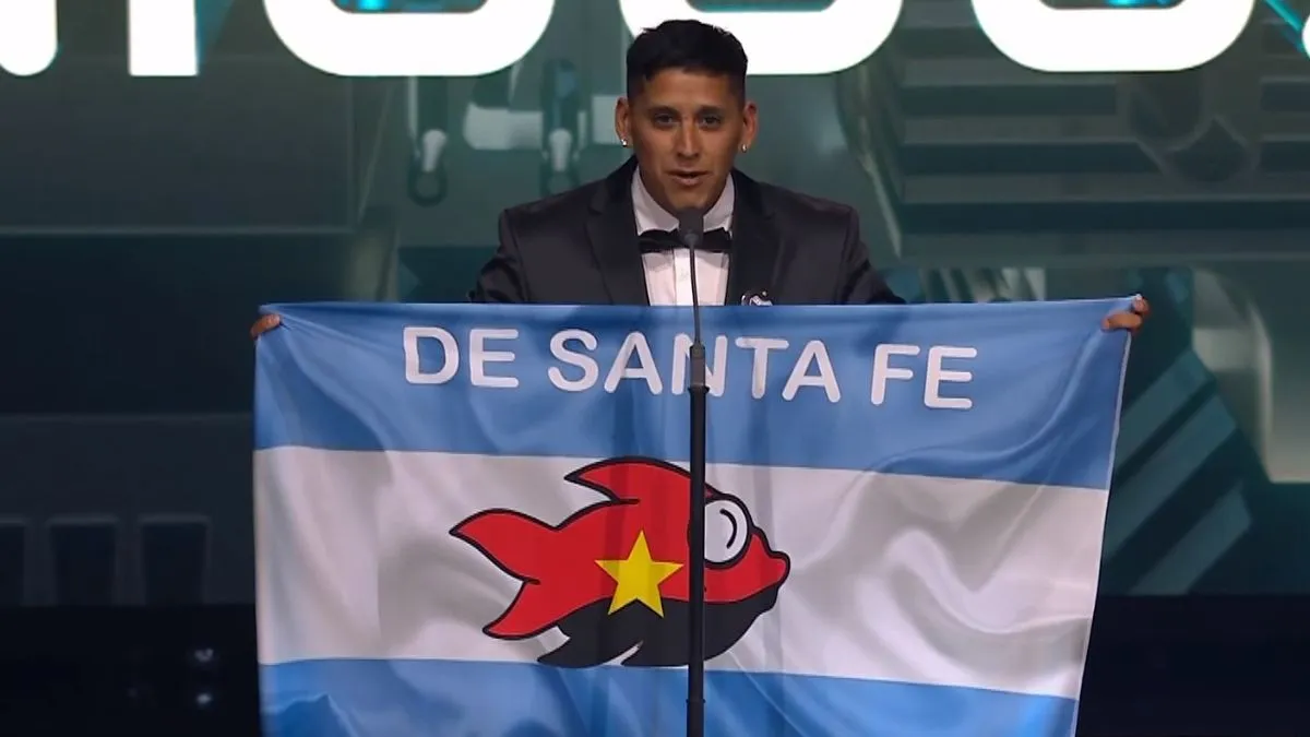 Quién es Toto Iñiguez, el hincha de Colón que ganó el Premio The Best
