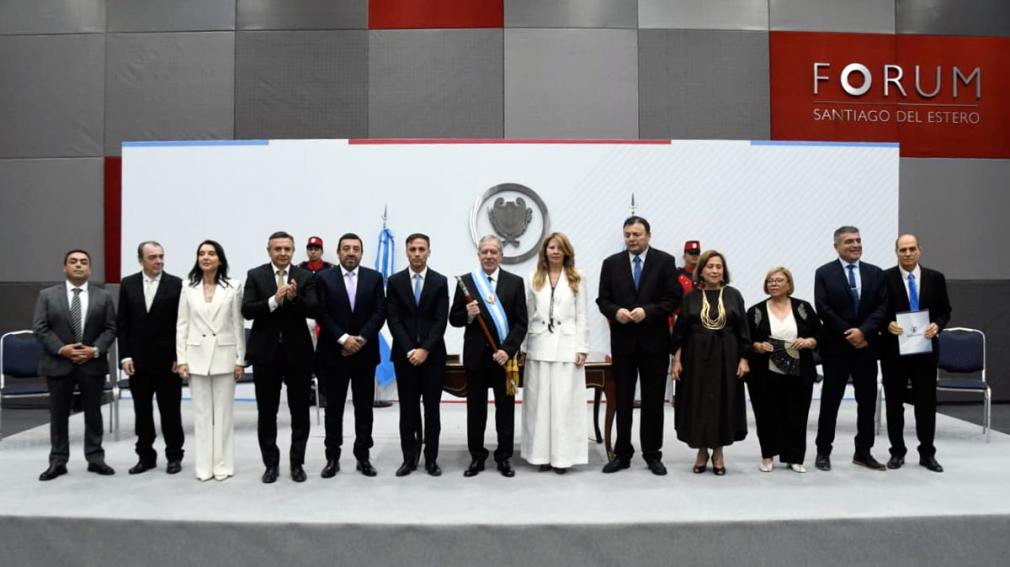 Elías Suárez puso en funciones a su Gabinete durante un acto en el Fórum
