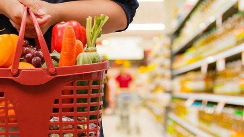 Canasta básica: una familia necesitó en mayo 1.110.624 pesos para no ser pobre, según el INDEC