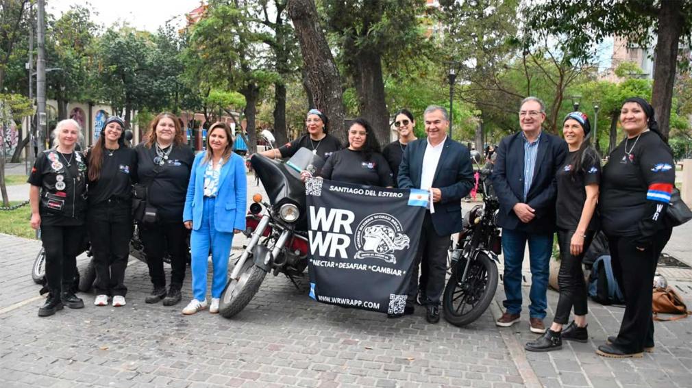 Norma Fuentes recibió a la delegación local que participó del Relevo Mundial de Mujeres Motociclistas
