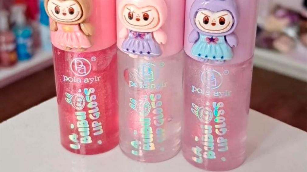 La ANMAT prohibió brillos y lápices labiales infantiles, tratamientos capilares y un medicamento
