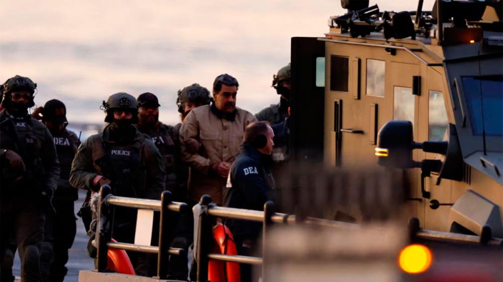 Esposado y en helicóptero, trasladaron a Nicolás Maduro para que declare ante la Justicia en Nueva York
